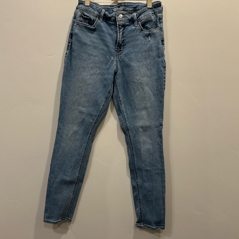 Old Navy light wash jeans. Size 12. Skinny rockstar.